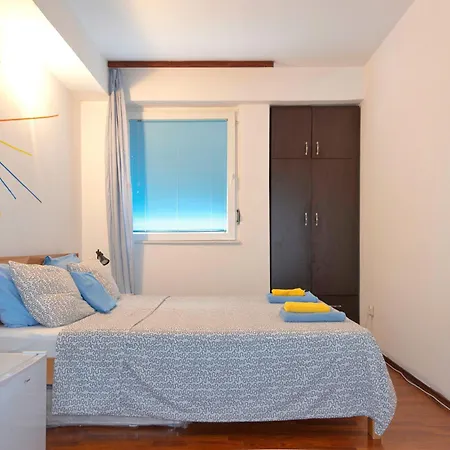Apartment Two Bedroom Near Centre