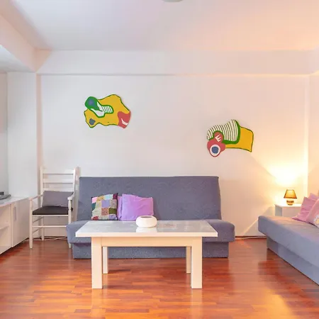 Two Bedroom Near Centre Apartment