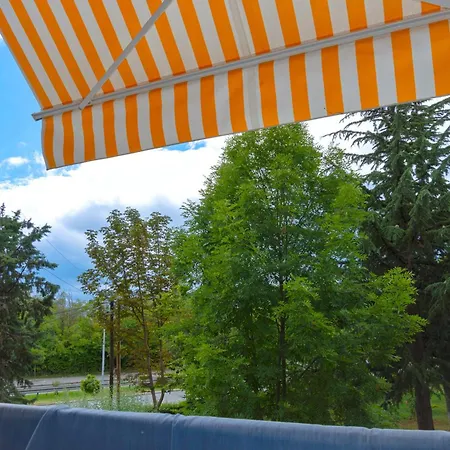 Two Bedroom Near Centre Apartment
