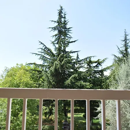 Two Bedroom Near Centre